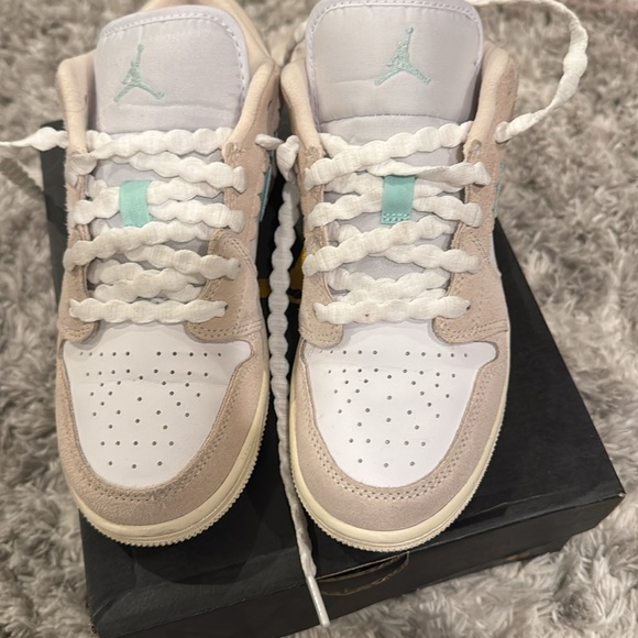 Jordan Women's Shoes Beige and Mint Low Se - Picture 8 of 14